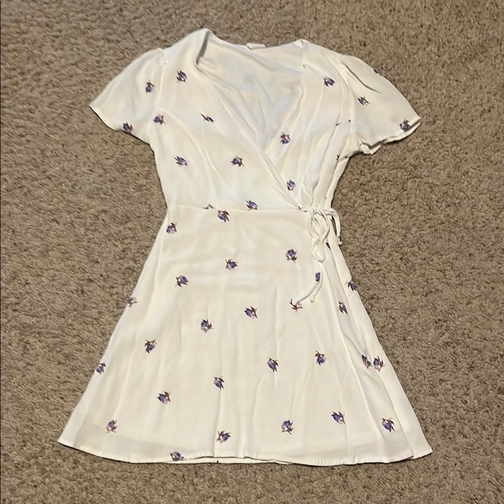 Me to We White Cream Flutter Sleeve Mini Sundress